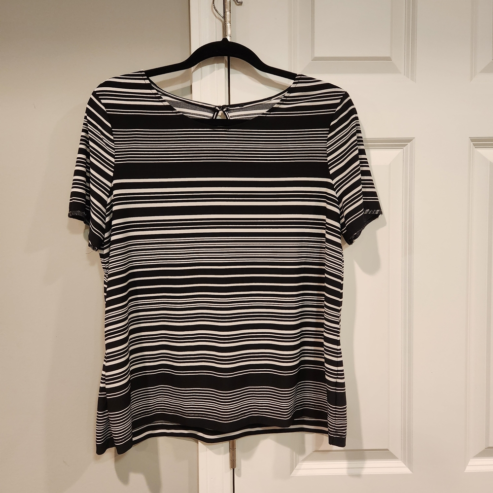 Women's Black & White Striped Short Sleeve Tee- All Tags Removed-Fits Like LARGE